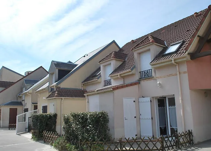 Maison à 50m De La Avec Terrasse, 2 Et Parking Privé - - Fr-1-482-35